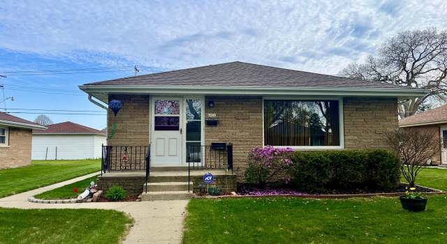 Photo of 6951 W Verona Ct, Milwaukee, WI 53219