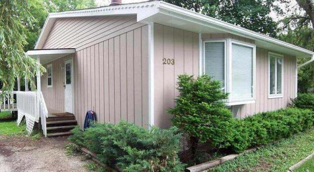 Photo of 203 Elmhurst Ct, Williams Bay, WI 53191