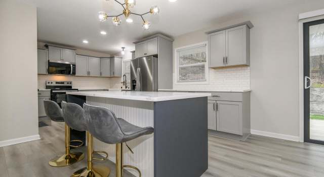 Photo of 214 Willow Ct, Hartland, WI 53029