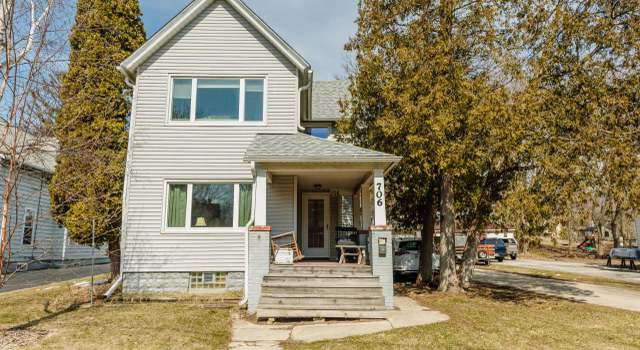 Photo of 706 Hawthorne Ave, South Milwaukee, WI 53172