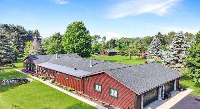 Photo of 2651 Theatre Rd, Williams Bay, WI 53191