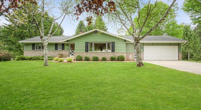 Photo of W1019 Marys Ct, Rubicon, WI 53078
