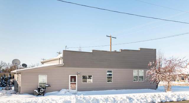 Photo of 200 N Vine St, Roberts, WI 54023