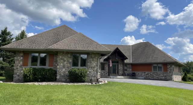 Photo of 229 Cypress Pt, North Prairie, WI 53153