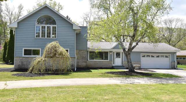 Photo of 12001 Parkview Ln, Hales Corners, WI 53130