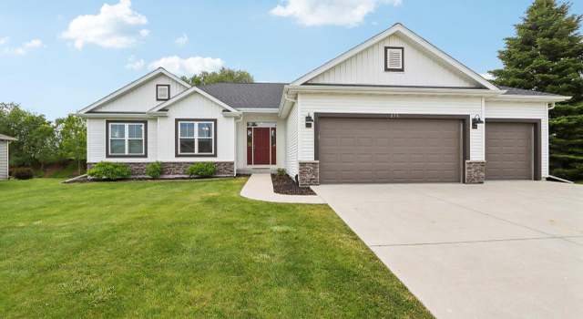 Photo of 275 Autumn Crest Ln, Lake Mills, WI 53551