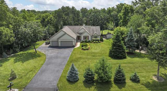 Photo of W223S7650 Alma Ln, Big Bend, WI 53103