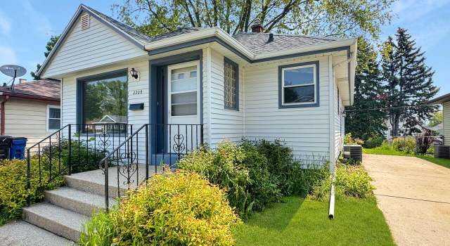 Photo of 2209 Summit Ave, Racine, WI 53404
