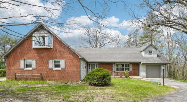 Photo of 33804 Lynn Ln, Burlington, WI 53105