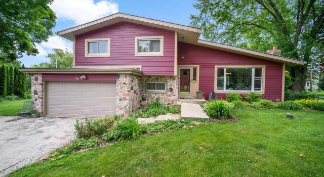 Photo of W138N7270 Melville Dr, Menomonee Falls, WI 53051
