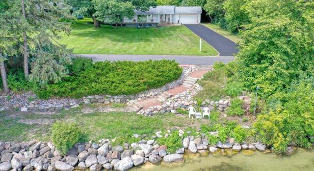 Photo of 618 Lac La Belle Dr, Oconomowoc, WI 53066