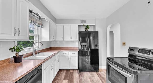Photo of 1135 S 87th St, West Allis, WI 53214