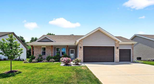 Photo of 606 Vineyard Dr, Cambridge, WI 53523