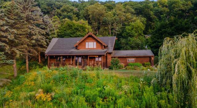 Photo of 1033 Butternut Ln, La Crescent, MN 55947