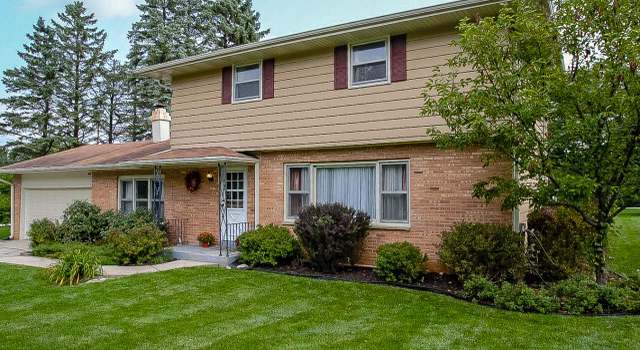 Photo of 710 Westbrooke Pkwy, Waukesha, WI 53186