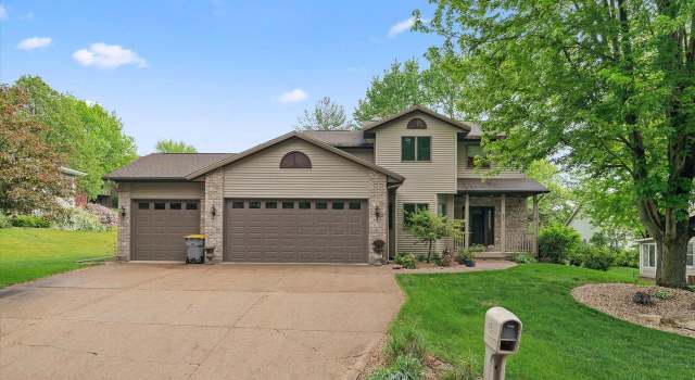 Photo of 405 August Hills Dr, La Crescent, MN 55947