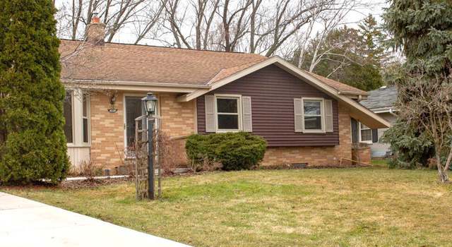 Photo of 517 Alta Loma Dr, Thiensville, WI 53092