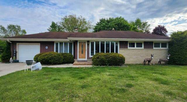 Photo of 4601 S Clearwater Pl, New Berlin, WI 53151
