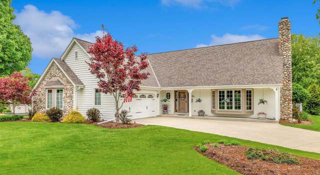 Photo of N15W30162 Timberbrook Rd, Pewaukee, WI 53072