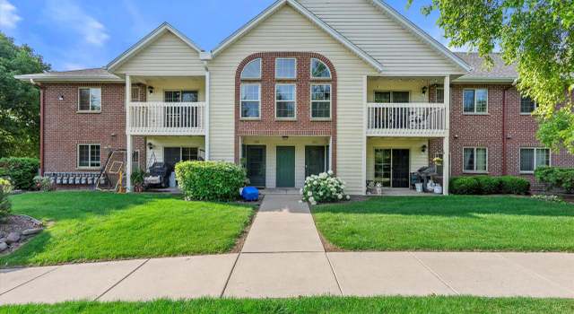 Photo of 1922 Parknoll Ln #11, Port Washington, WI 53074