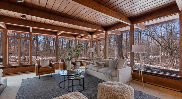 Photo of 6855 N Elm Tree Rd, Glendale, WI 53217