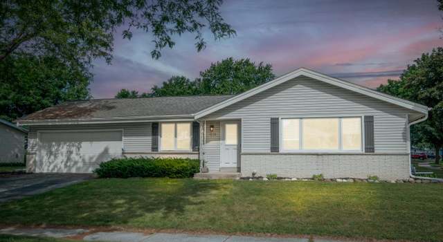 Photo of 1232 Lambeth Rd, Waukesha, WI 53189