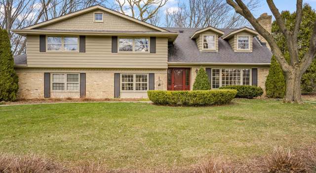 Photo of 18160 Chevy Chase St, Brookfield, WI 53045
