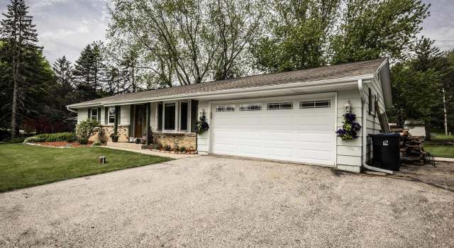 Photo of W276S8905 Hidden Lakes Dr, Mukwonago, WI 53149