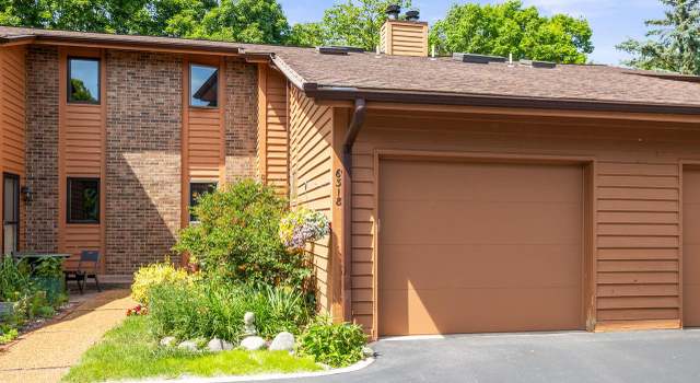 Photo of 6318 Cedar St, Wauwatosa, WI 53213