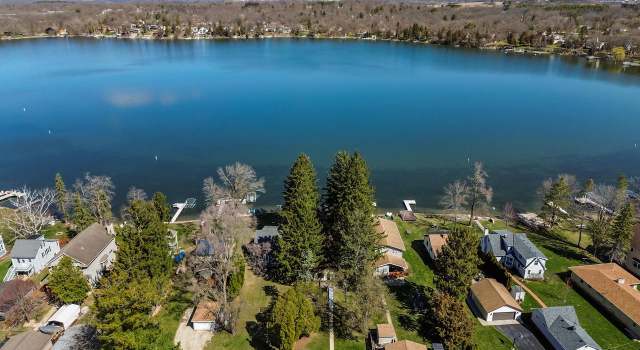 Photo of W874 Shorewood Dr, East Troy, WI 53120