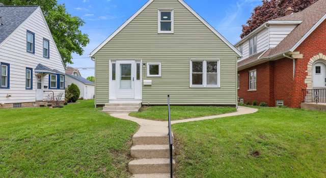 Photo of 3214 W Kinnickinnic River Pkwy, Milwaukee, WI 53215