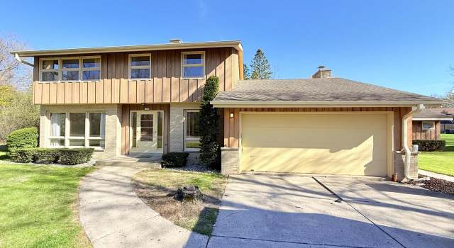 Photo of 1141 W Acacia Rd, Glendale, WI 53217