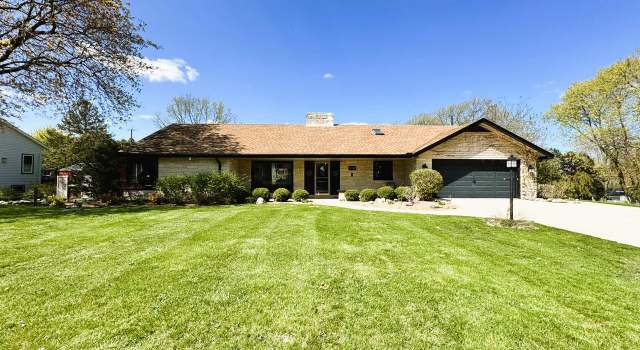 Photo of 418 Walnut St, Burlington, WI 53105