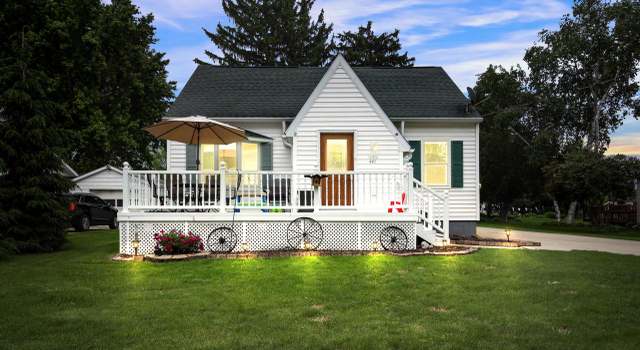 Photo of 445 N Madison St, Waupun, WI 53963