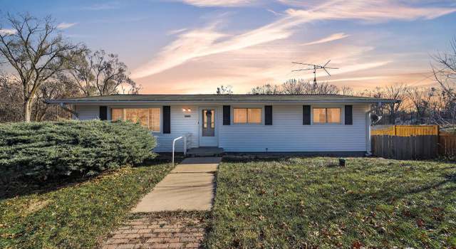 Photo of N2494 Giles Dr, Burlington, WI 53105