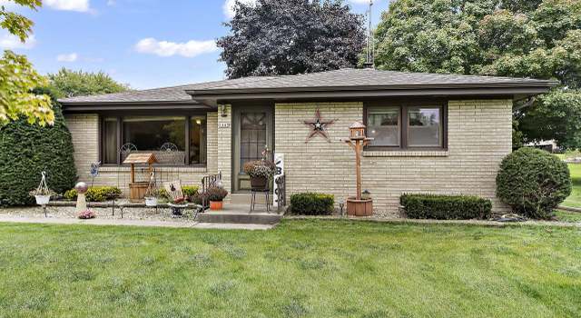 Photo of 1449 Meadowlane Ave, Mount Pleasant, WI 53406