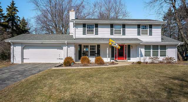 Photo of 108 Old Pine Cir, Wind Point, WI 53402