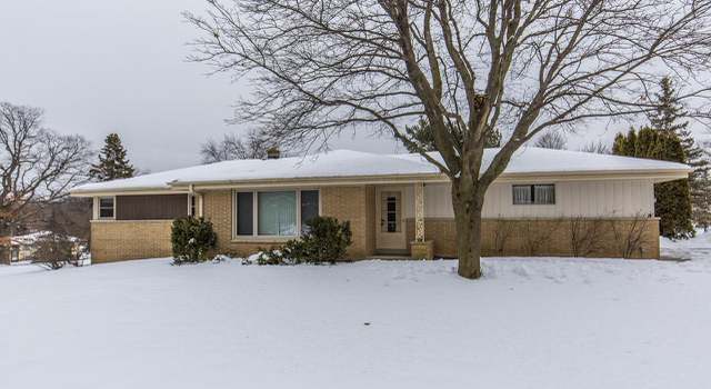 Photo of 17020 Grant Ct, Brookfield, WI 53005