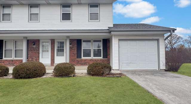 Photo of 9209 W Green View Ct, Milwaukee, WI 53224