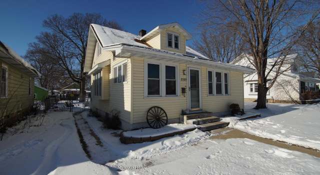 Photo of 2323 George St, La Crosse, WI 54603