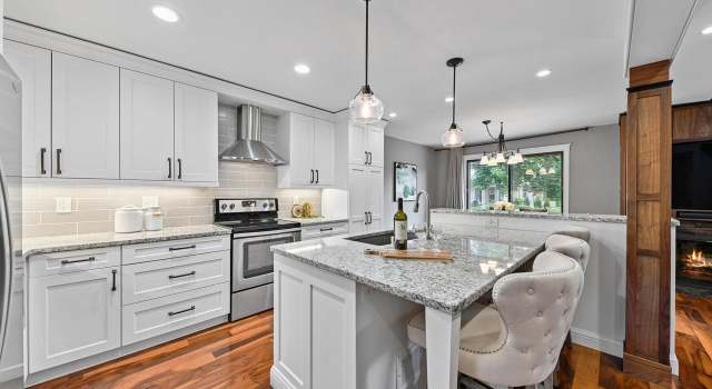 Photo of 836 Pilgrim Pkwy, Elm Grove, WI 53122