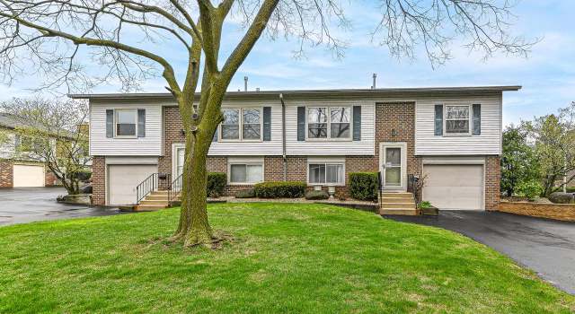 Photo of 10237 W Parkedge Cir, Franklin, WI 53132