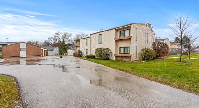 Photo of 1876 Haymarket Rd #6, Waukesha, WI 53189