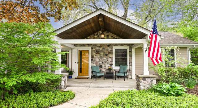 Photo of 1333 N 120th St, Wauwatosa, WI 53226