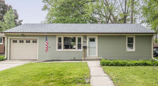Photo of 219 Hoover Ave, Waukesha, WI 53186