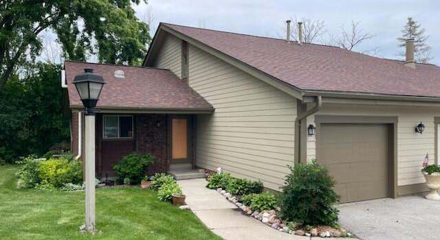 Photo of 4950 S Imperial Cir, Greenfield, WI 53220