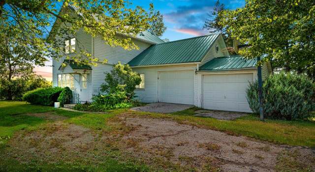 Photo of 8219 Middle Rd, Manitowoc, WI 54220