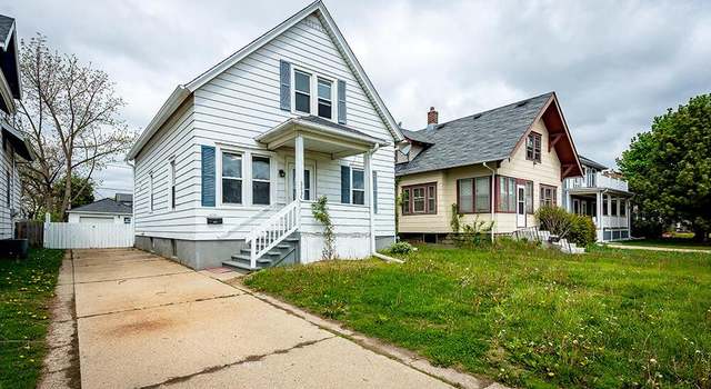 Photo of 3834 Sheridan Rd, Kenosha, WI 53140