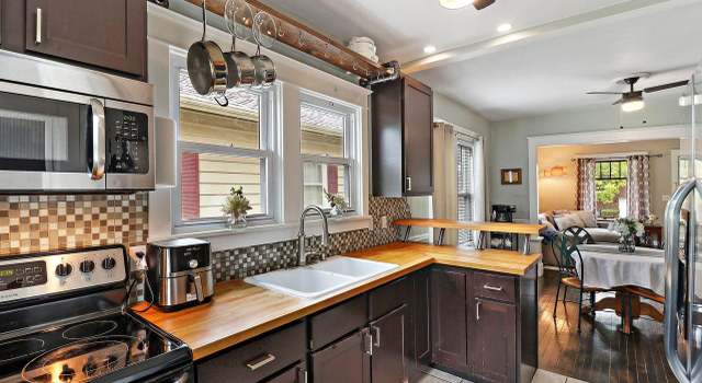 Photo of 907 11th Ave, Union Grove, WI 53182