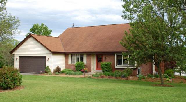 Photo of W274S8430 Beaver Trl, Mukwonago, WI 53149